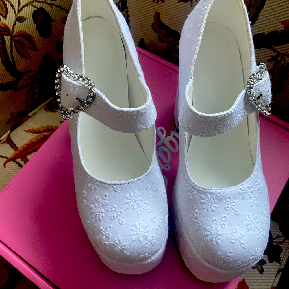 Sugar thrillz Mary Jane pumps!